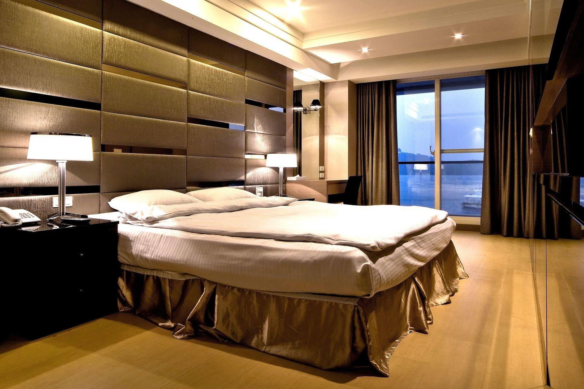 Spa Home Sun Moon Lake Luxury Lakeside Hotel Ючи Екстериор снимка